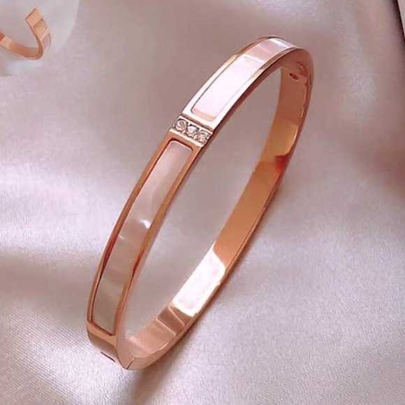 XMAS SALE Rose Gold Filled Iridescent Water Pearl Inlay Cuff Bracelet - Picture 1 of 5